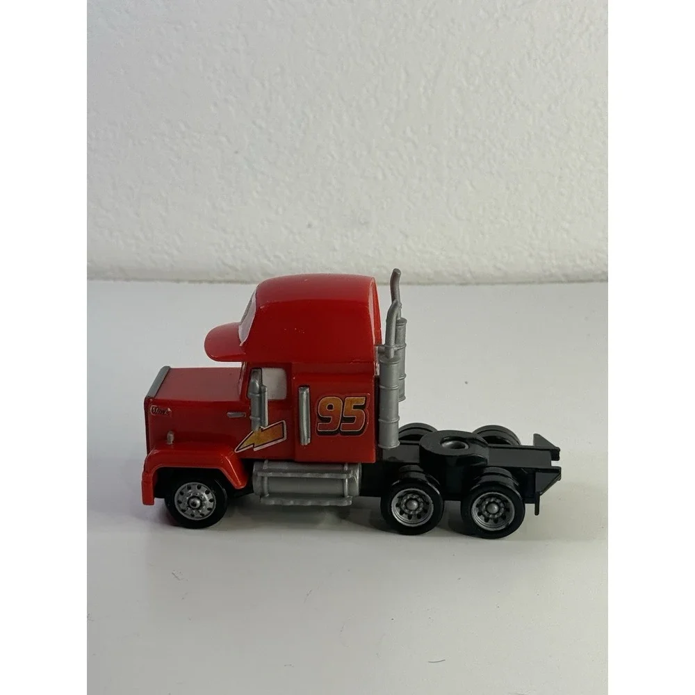 Disney Pixar Cars 3 Deluxe Mack Semi Truck 5
